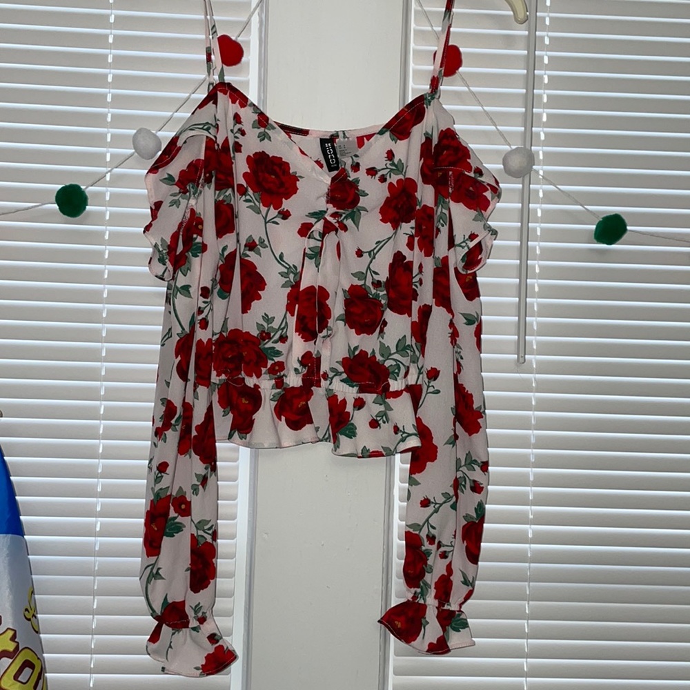 Rose print white crop
